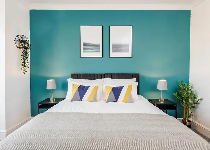 Business & Leisure 2 Bedroom & Parking By Damask Homes