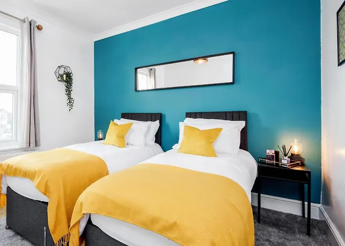 Business & Leisure 2 Bedroom & Parking By Damask Homes