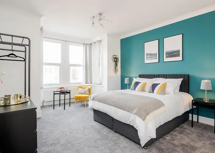 Business & Leisure 2 Bedroom & Parking By Damask Homes