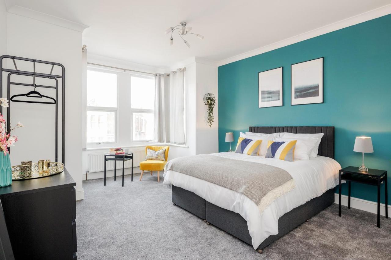 Apartment Business & Leisure 2 Bedroom & Parking By Damask Homes Ilford