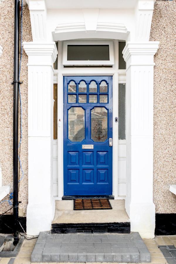 Apartment Business & Leisure 2 Bedroom & Parking By Damask Homes Ilford